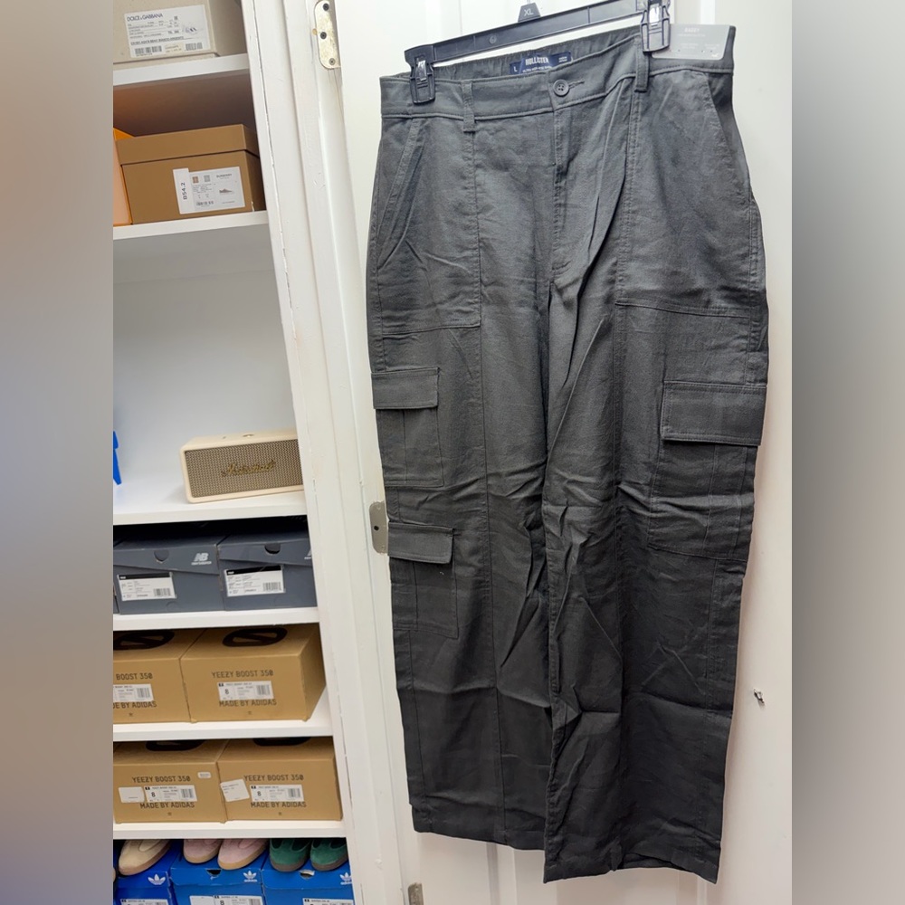 Women’s Hollister Charcol Cargo Pants